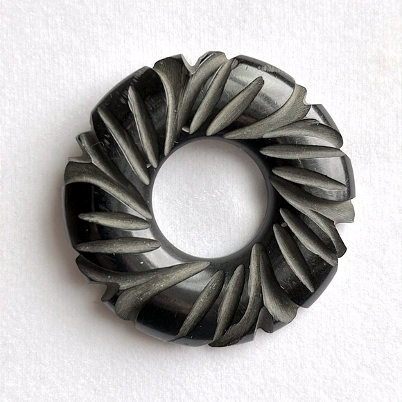 Bakelite BLACK Carved Mourning Brooch Circle Wreath Pin - Picture 1 of 9